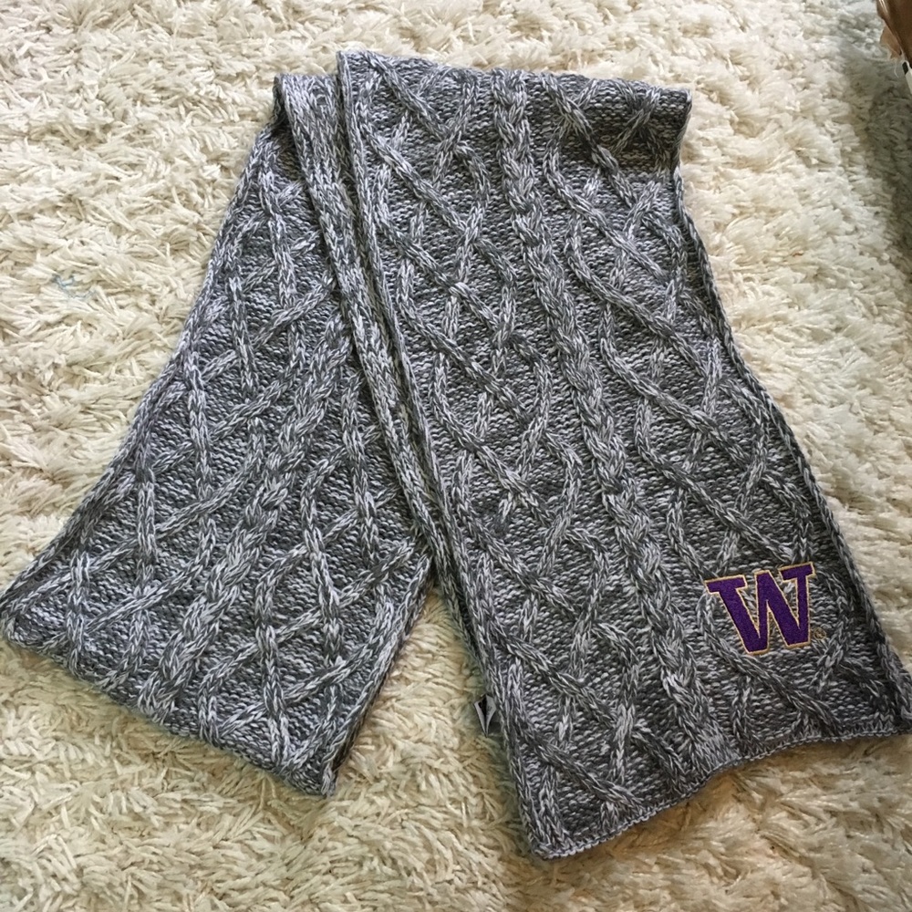 NWOT University of Washington Scarf